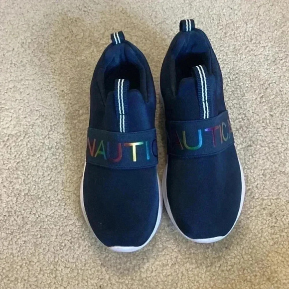 Nautica kids athletic fashion running sneaker in size 1 - Picture 1 of 6